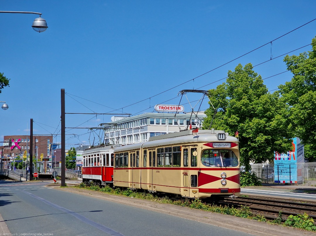 Antonius on Train Siding: The "red 11", in German "rote 11", was until 1958 a tram line between Hanover and Hildesheim in Lower Saxony. Red
four-axle vehicles were...