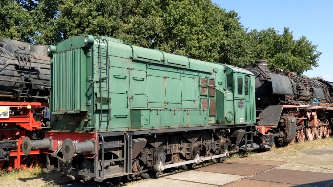 Erik Hendrix on Train Siding: The NS 500 series were diesel locomotives used by the Dutch Railways from 1946 to 1998. Locomotives of this type were nicknamed
"bakkie"...