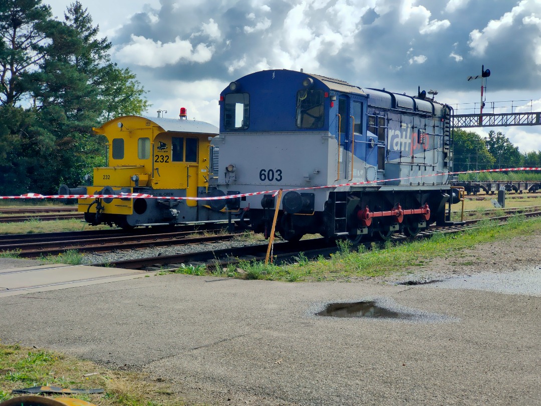 Christiaan Blokhorst on Train Siding: Open day at de hondekop and 2454crew. Seen the progress of the restauration of the benelux mat57. This is the only one
left and...
