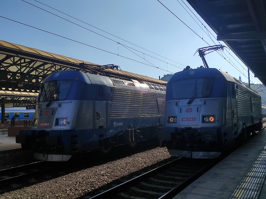 Ondřej Doubek on Train Siding: I had this big luck i spotted two of ČD 380 "Zátopeks" in Prague main station! And the first photo is my
profile picture 😉.