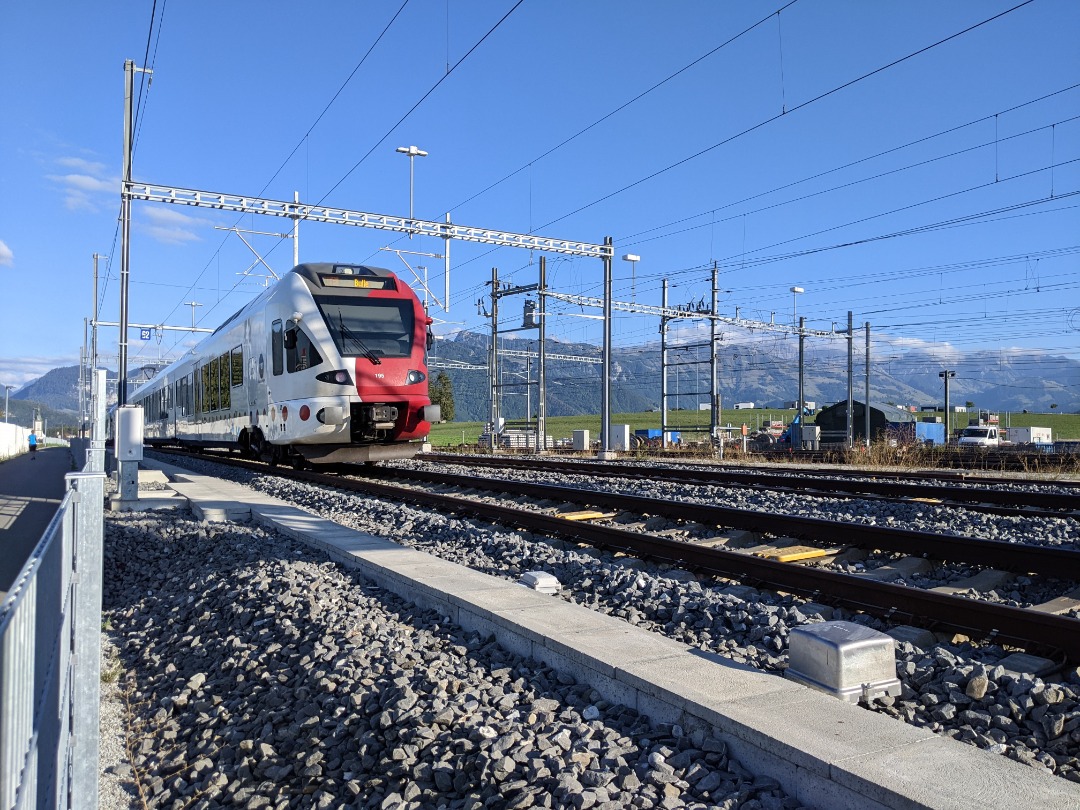 Sven on Train Siding: Some photos taken in #bulle #schweiz #switzerland Region #fribourg #freiburg #trainspotting #photo #electric