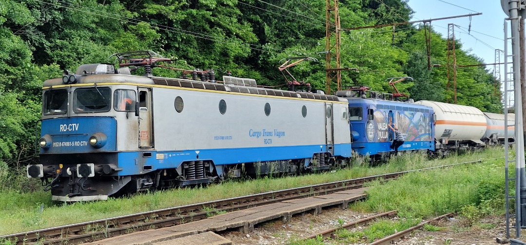 TheTrainSpottingTrucker on Train Siding: Double headed chemical train operated by Cargo Trans Vagon, an open access operator in South West Romania. Most likely
waiting...