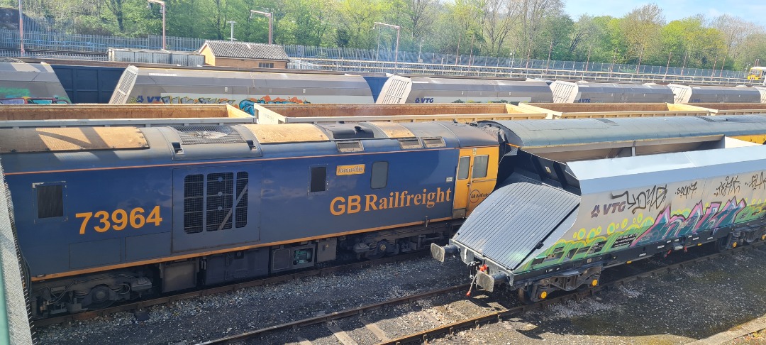 andrew1308 on Train Siding: Trip to Tonbridge West Yard yesterday 29/04/2023. 73964 having a brake test/ emergancy brake check done