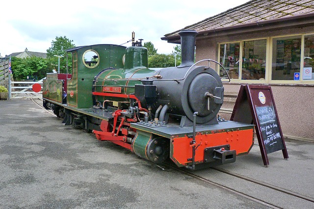Steam Crazy on Train Siding: So, just a quick question for you all. Should I volunteer for the Romney Hythe and Dymchurch Railway? I mean it sounds fun to drive
a...