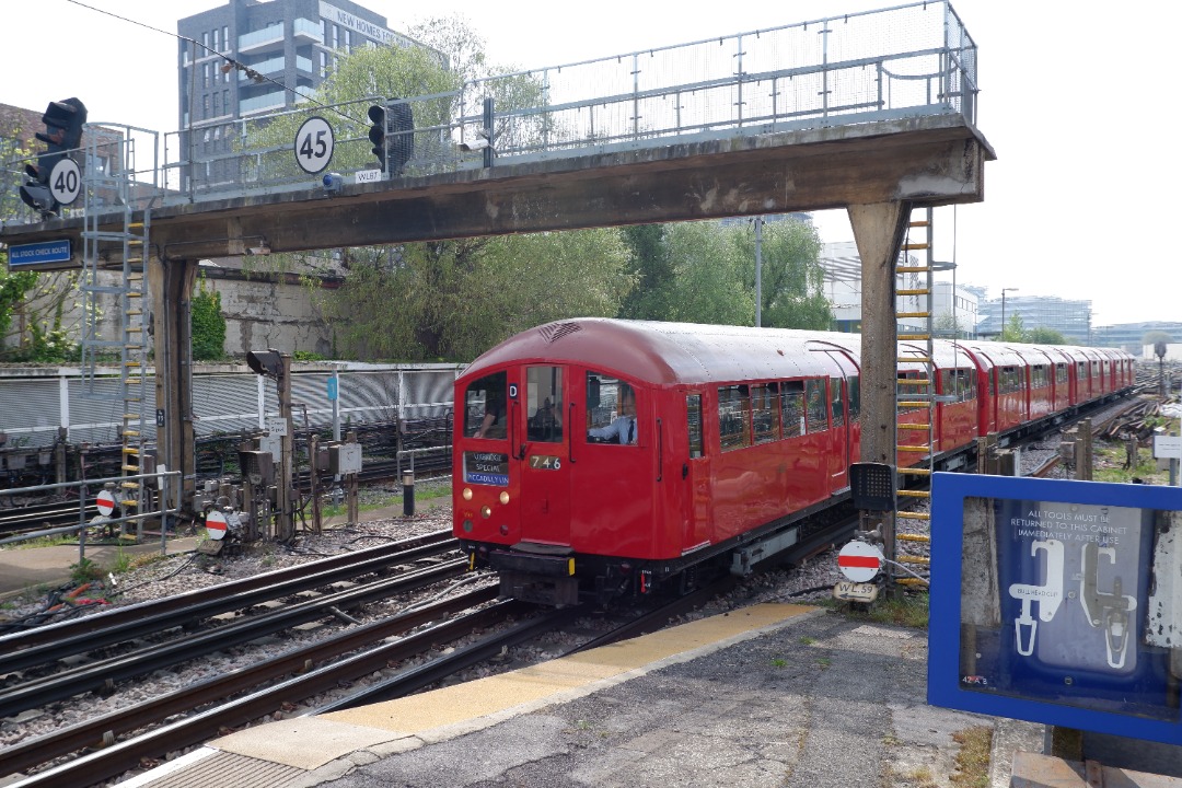 Rafael on Rails on Train Siding: Once again on the London Underground 1938 Stock, this time for a ride on the Coronation Special service from Acton Town to
Uxbridge...