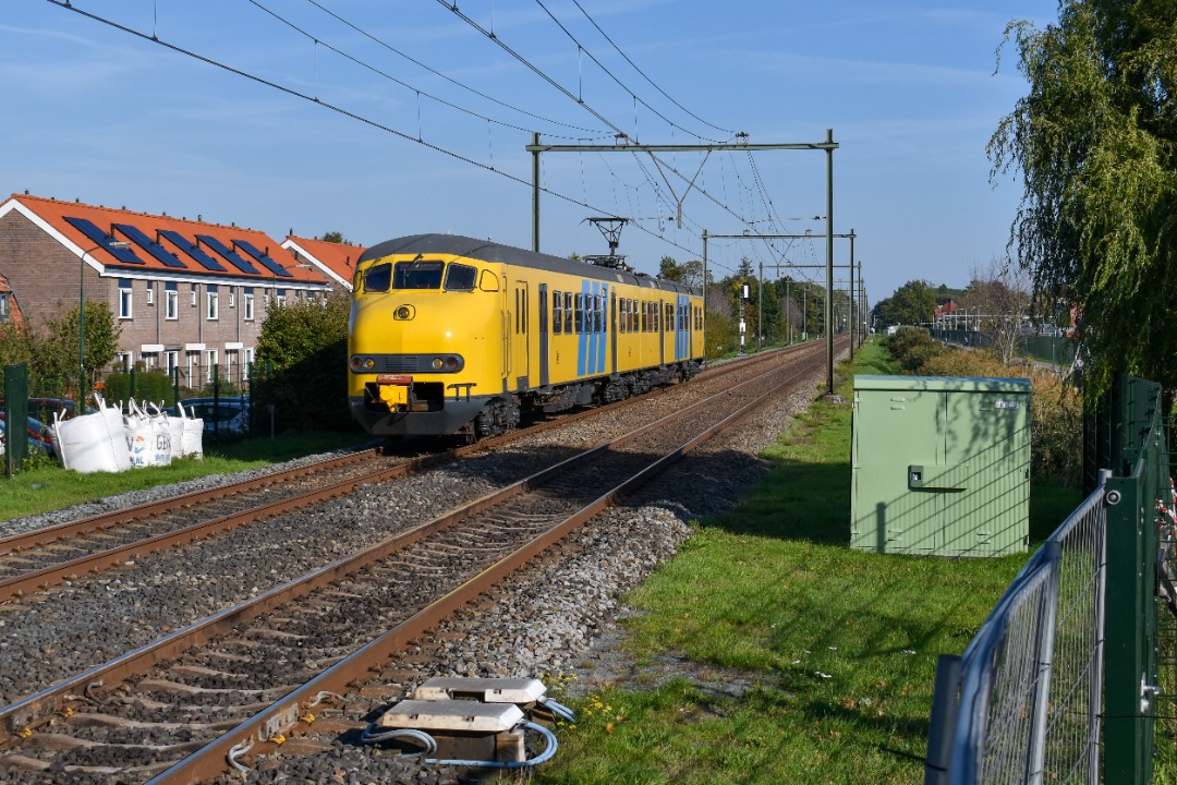 NL Rail on Train Siding: Crew 2454 Plan V 904 komt langs Bunnik onderweg richting Utrecht Centraal en Amersfoort Centraal.