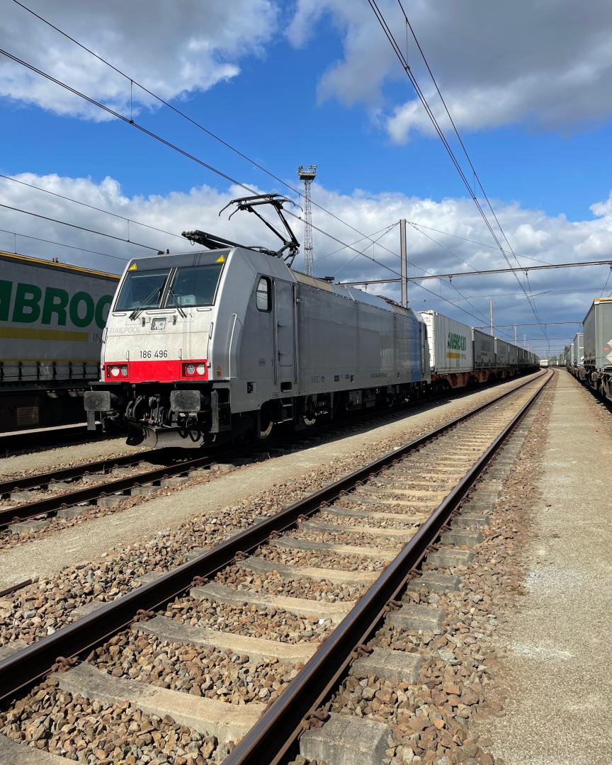 Tommy Blockx on Train Siding: Driving the Ambrogio-shuttle from Muizen(BE) to Aachen(DE) #crossrailbenelux #blscargo #br186