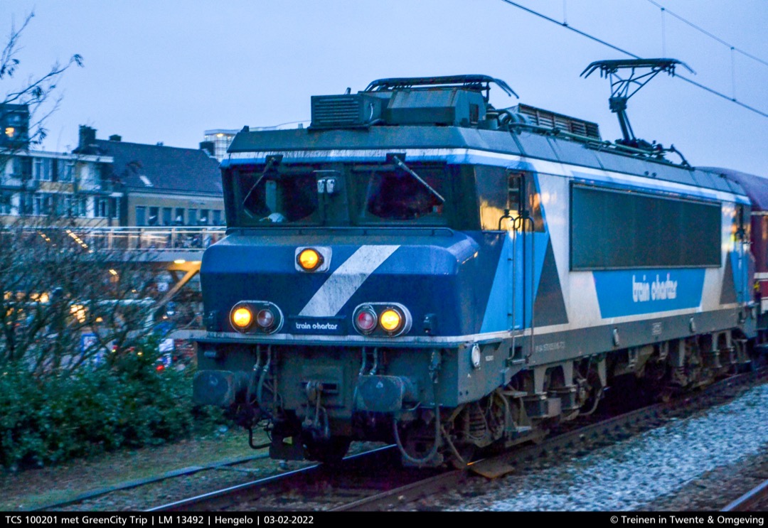 Treinen in Twente & Omgeving on Train Siding: TCS 102001 met GreenCity Trip wagens komen door Hengelo als leegmat naar Eindhoven. Door werkzaamheden is deze
trein...