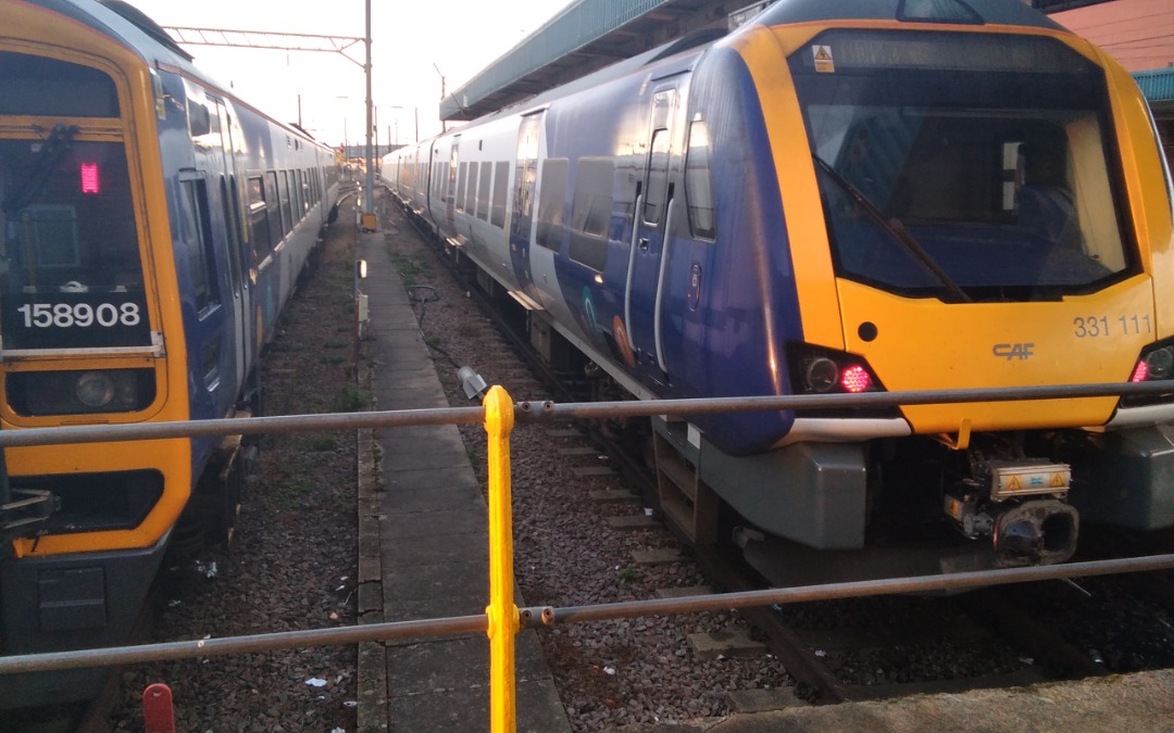 kieran harrod on Train Siding: Mixture of 158's and 331's at doncaster along with hull trains 21st anniversary train yesterday morning.