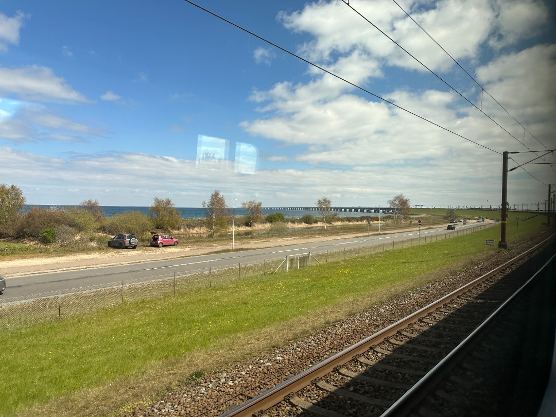 Vincent Hunink on Train Siding: Two Danish bridges: the big one from Nyborg to Korsør (many years ago I crossed here with a ferry), and the even bigger
one...