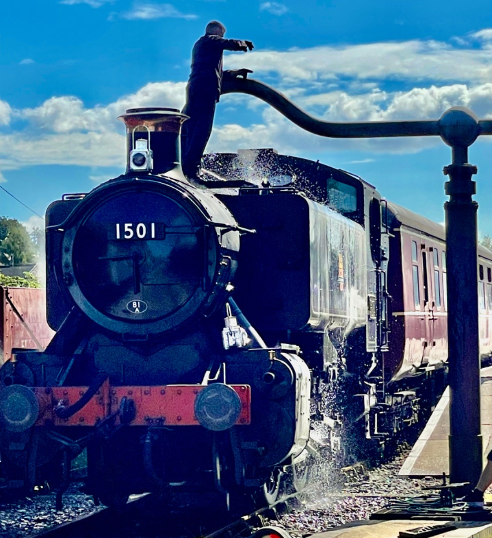 Michael Gates on Train Siding: GWR 1501 Pannier Tank locomotive is filled up before it's next run at Barrow Hill open day 26th August 2022. Camera Sony
RX10