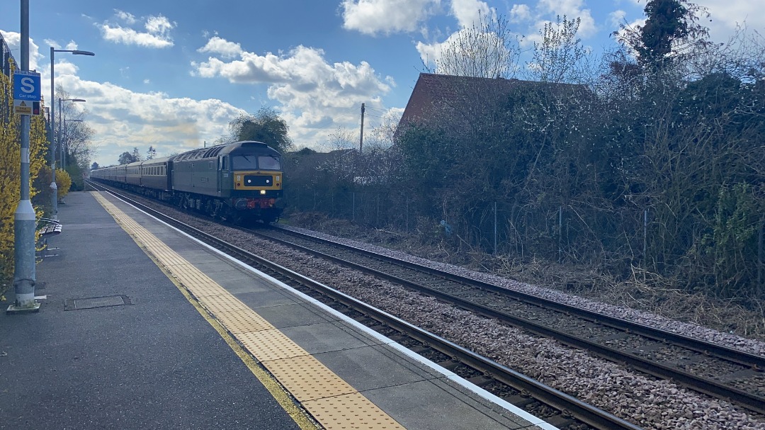 George on Train Siding: Class 47 D1924 (47810) and Class 47 47593 passing Attleborough on 5Z57 Crewe H.S - Norwich Low Level