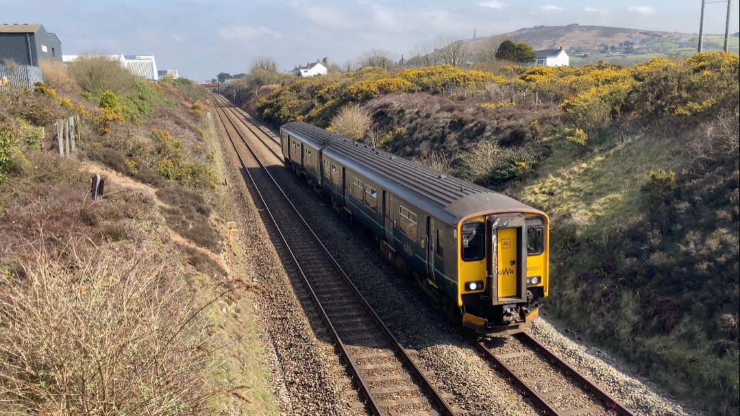 Martin Lewis on Train Siding: First time out for a long while today, Here's some pics from Between Camborne and Pool. If all goes to plan I'll be
visiting Peterborough...
