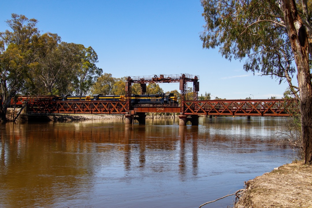 Max Thum on Train Siding: X31-T382-T378 on the SRHC Tocumwal Christmas Train, bound for Seymour and crossing over the iconic Railway Bridge.