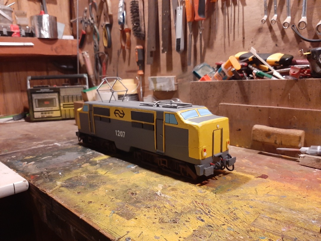 RRail on Train Siding: De NS 1200 was afgelopen zomer één van de eerste projecten die ik deed nadat ik was begonnen met treintjes maken van
sloophout. Na een zomer...