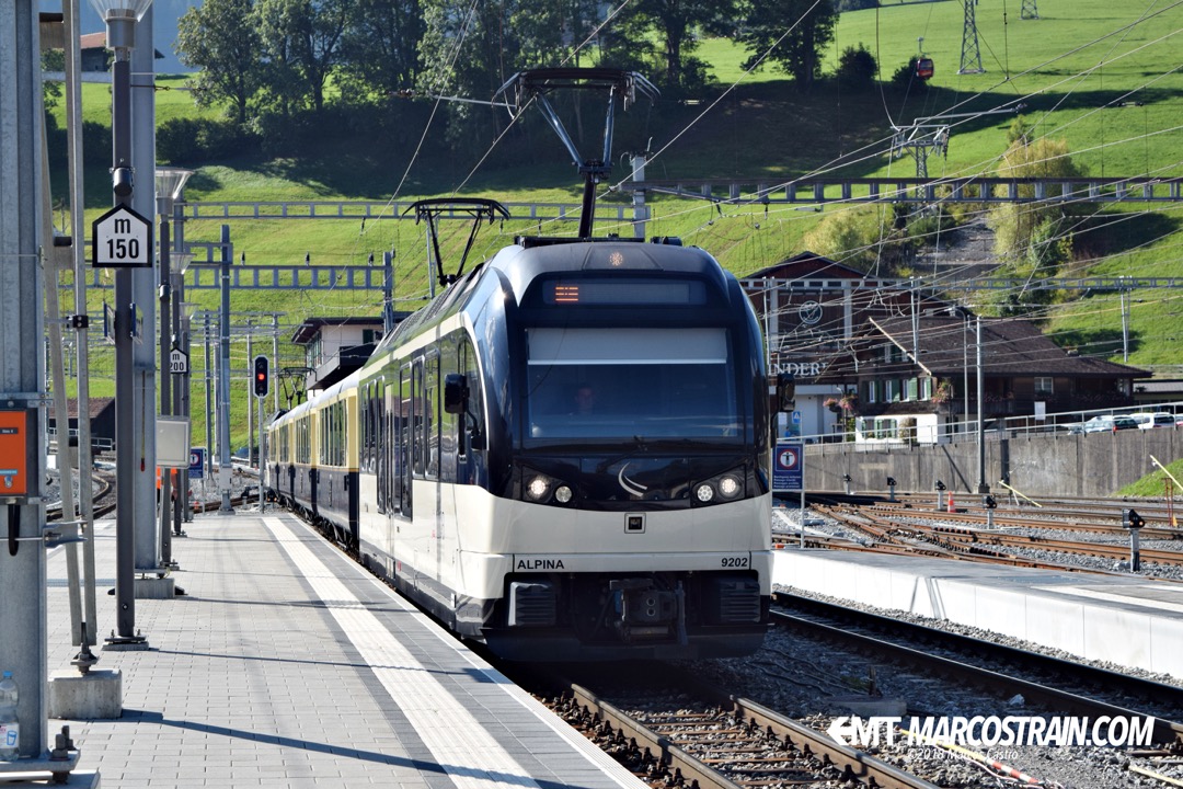 marcostrain on Train Siding: 📷🇨🇭 Be 4/4 9202 of MOB (Montreux-Berner Oberland-Bahn) with Belle Époque coaches arriving at Zweisimmen station.