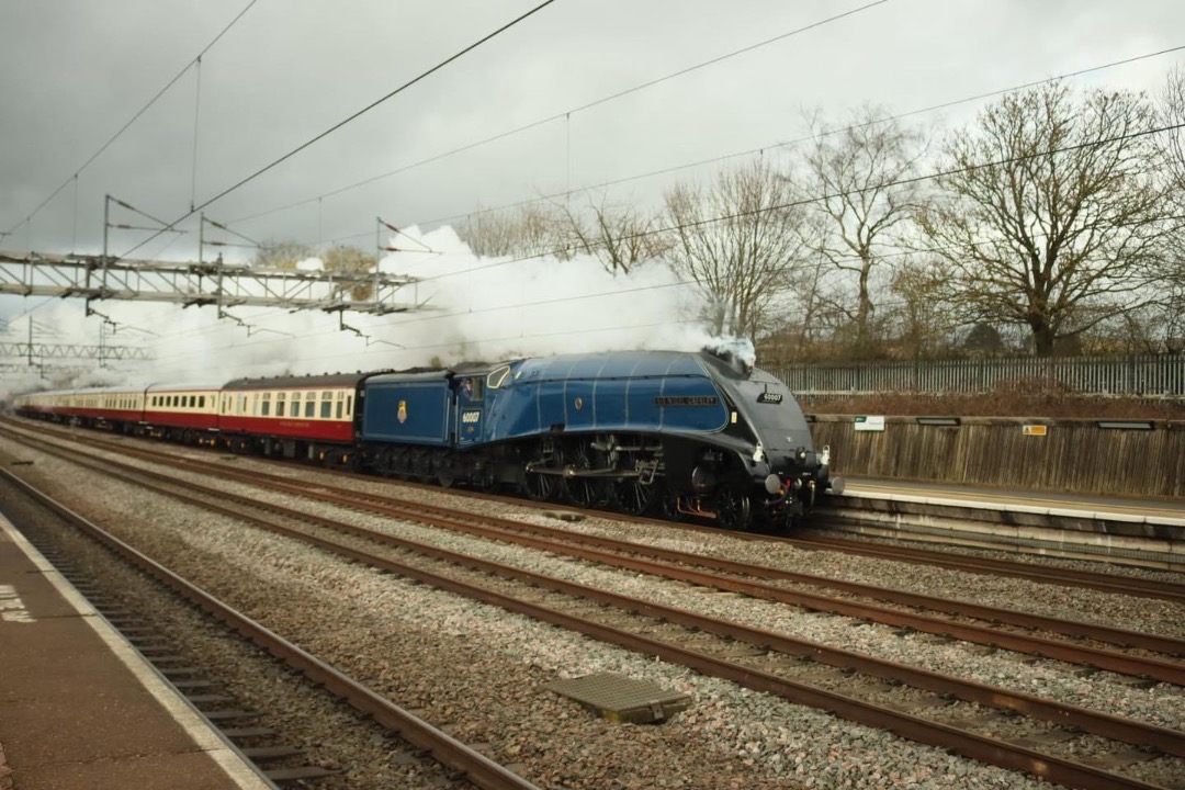 Inter City Railway Society on Train Siding: 60007 “Sir Nigel Gresley” seen passing through Tamworth on 5Z07 Crewe HS - Southall Loco Services