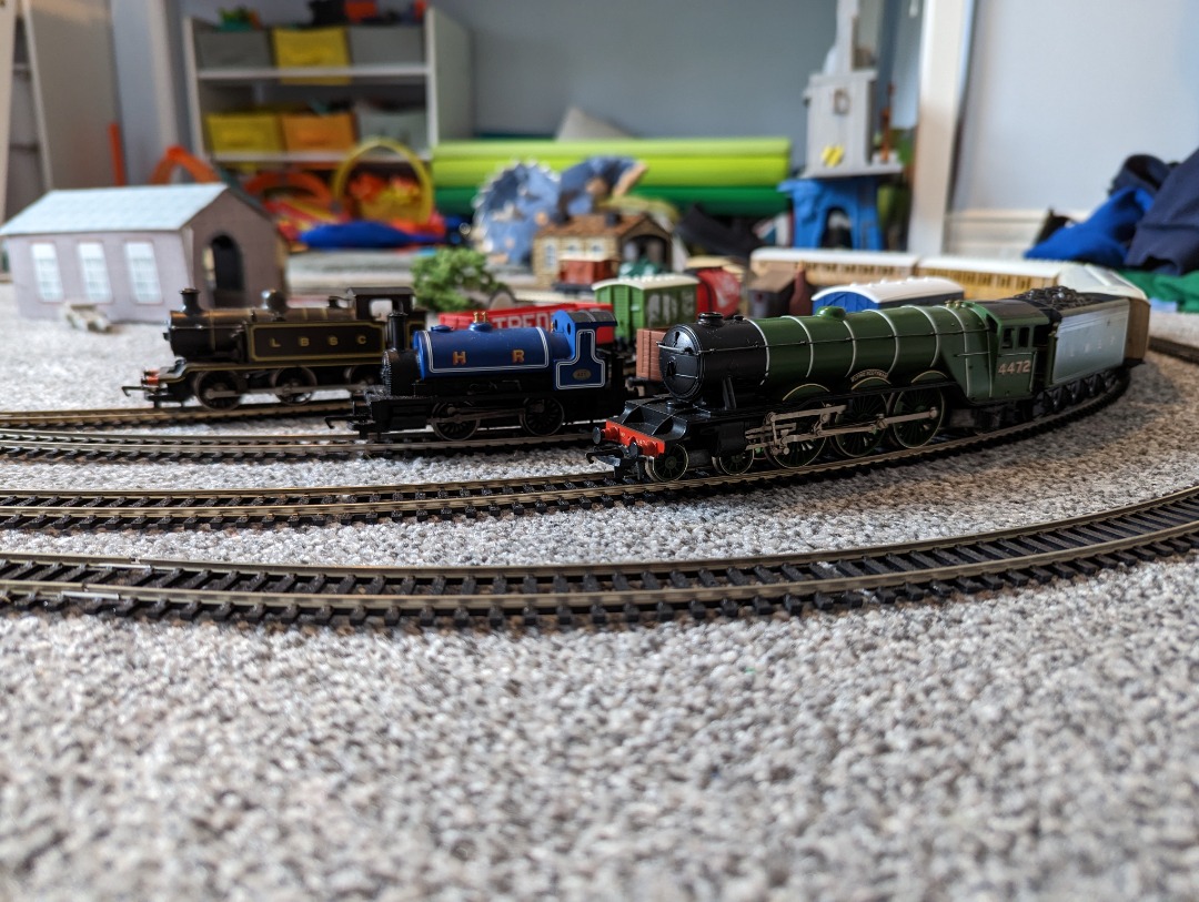 Michael Cowin on Train Siding: Playing trains with boy this evening, including running my 20+ year old Flying Scotsman. Next job is to build a board that we can
take...