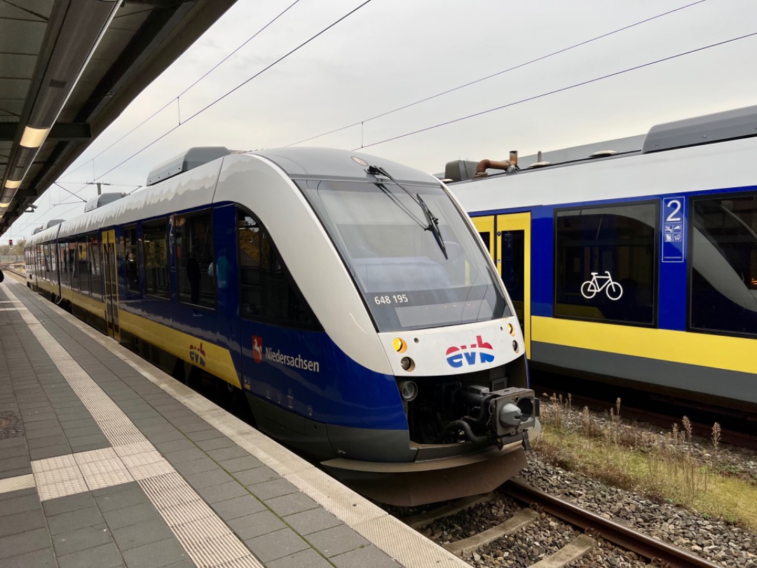 Frank Kleine on Train Siding: Some shots from today's round trip in the Elbe-Weser area northeast of Bremen: a LINT in Bremerhaven Main Station awaiting
departure...