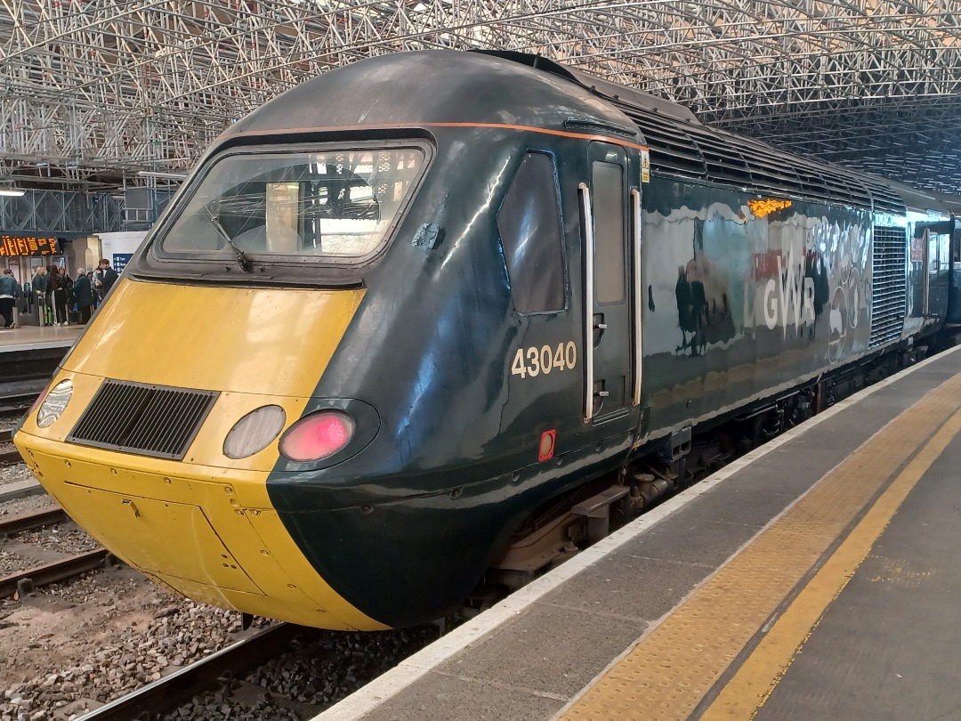 Trainnut on Train Siding: #photo #train #diesel #electric GWR Hitachi 800 and Castle class HST power cars all seen at Paddington, Reading and Bristol Temple
Meads