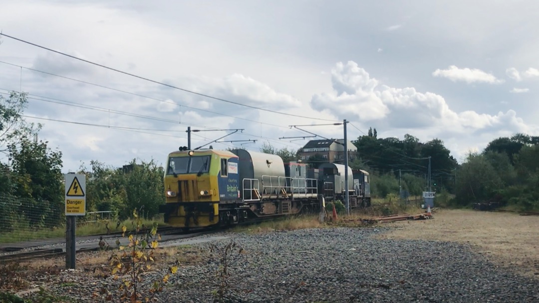 George on Train Siding: This afternoon I went up to Sutton Coldfield to see one of the RHTT MPV's on a training run. DR98975 and DR98925 passed through
heading towards...