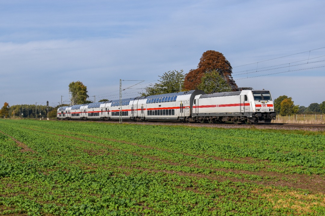NL Rail on Train Siding: DB 146 555 komt met een stam Twindexx (IC2) langs Bremen Mahndorf als IC 2039 naar Leipzig Hbf.