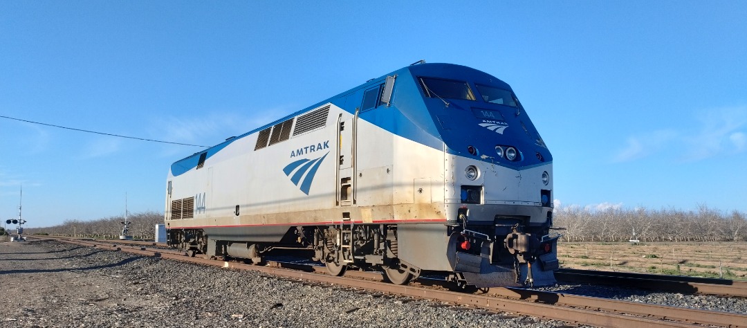 MCRailRoader on Train Siding: As of lately my hometown siding has become a favorite dumping ground for malfunctioning equipment on the Coast Starlight.