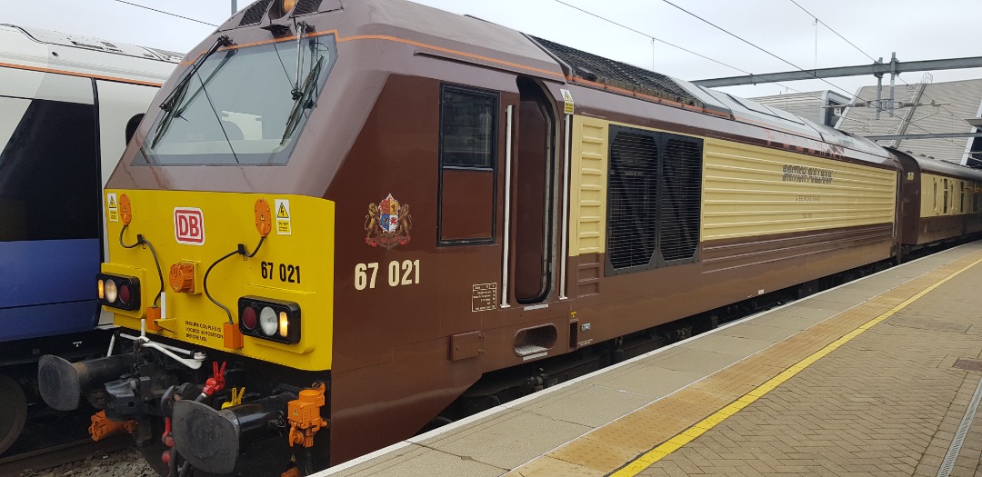 Jack Jack Productions on Train Siding: 67 021 at the helm of today's Pullman Charter from London Victoria to Cardiff Central