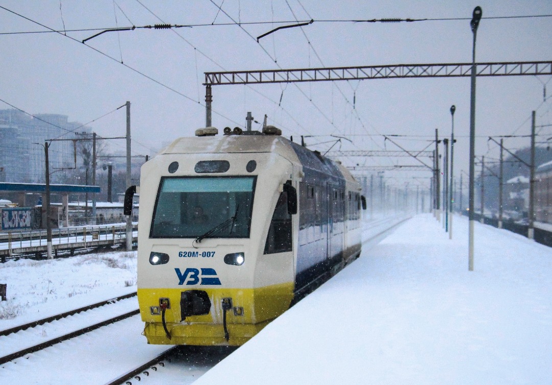 Eric Hartman on Train Siding: The Pesa 620m rail bus is headed in the direction of the capital's main railway station in a snowy race.
🇺🇦🇺🇦🇺🇦