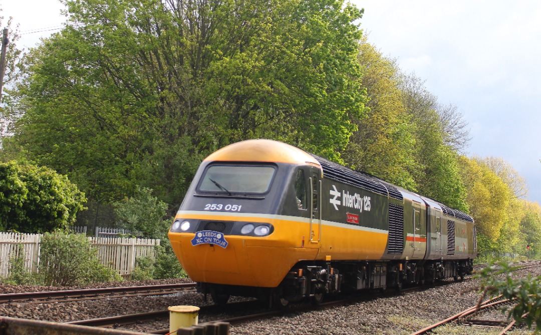 Jamie Armstrong on Train Siding: 43384 repainted to celebrate 40 years of HST on intercity cross-country work and renumbered 43184 with 43366 on the rear
working 5Z43...