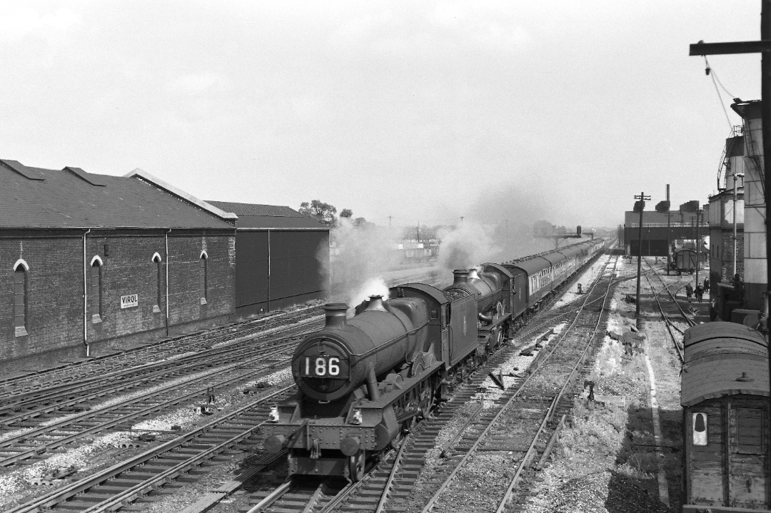 Timothy Shervington on Train Siding: Yesterday I came across these photos of Shervington Hall 6987 in one of them she is the pilot engine of a express. And in
the...