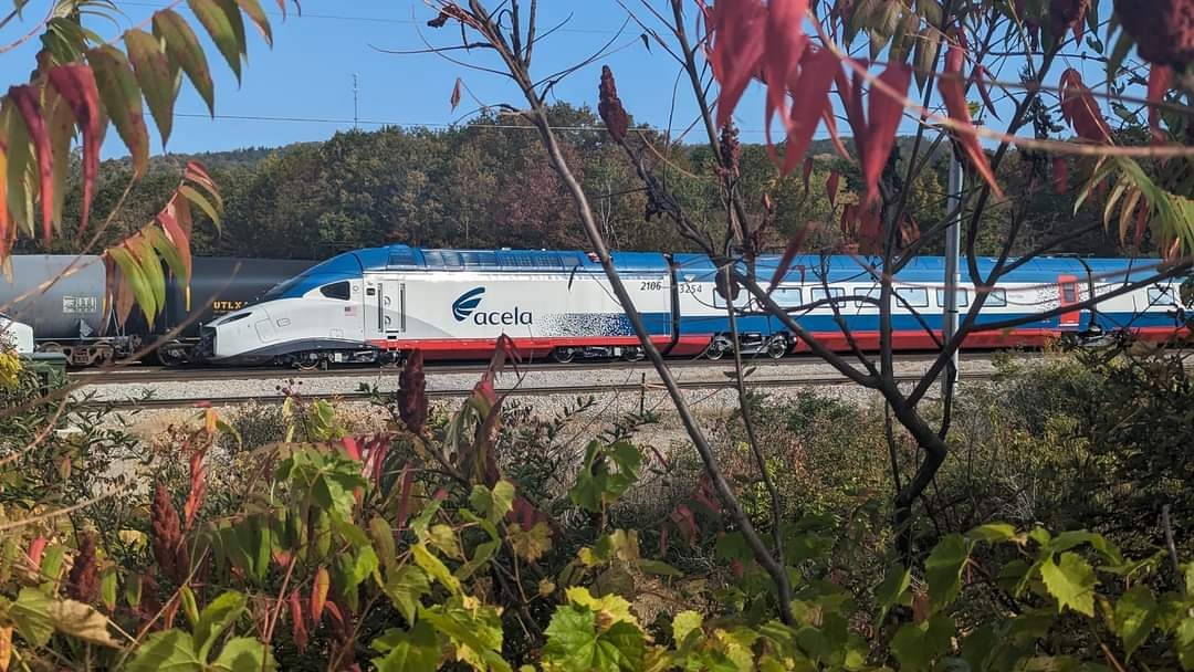 CaptnRetro on Train Siding: Stopping by the WNYP shops in Olean back on Oct 12th 2023. Two Acela units stored in the yard, only Alcos out the front of the
shops, a...