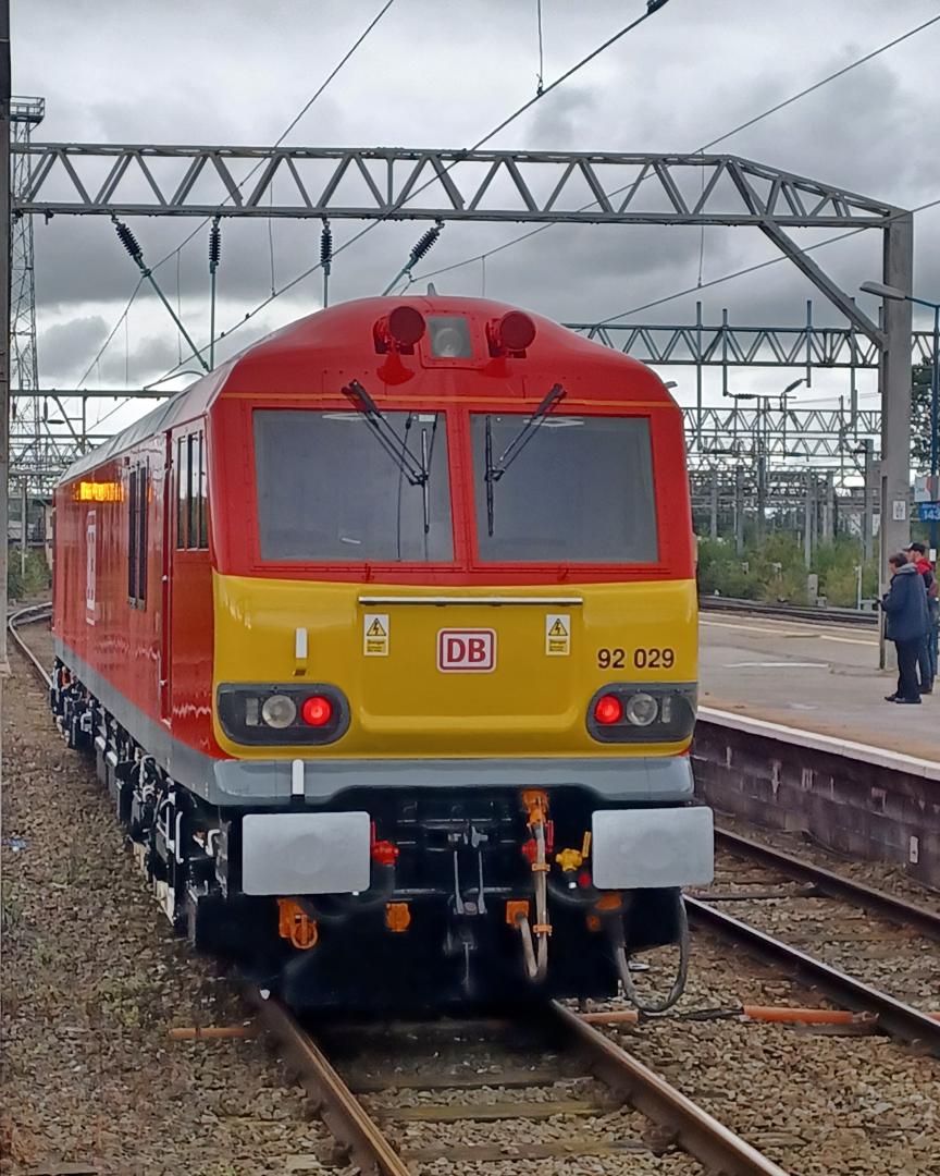 Trainnut on Train Siding: #photo #train #electric #station #dbcargo #class92 92029 at Crewe today whilst heading north to work part of the Branch Line Society
tour.