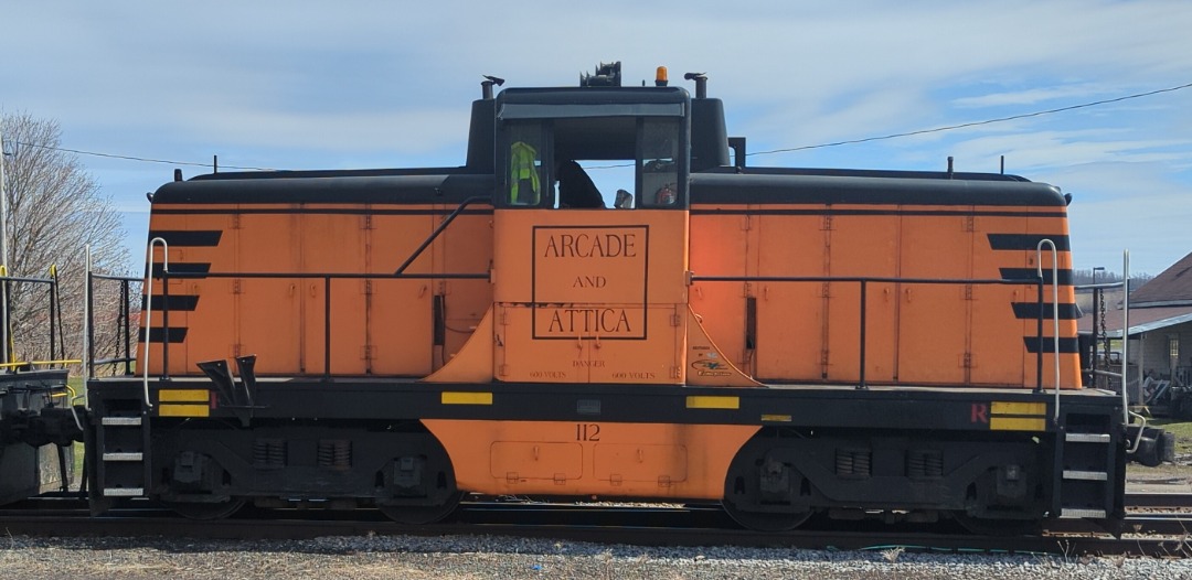 CaptnRetro on Train Siding: Side shot of Arcade & Attica's 3rd diesel, #112. Formally CSUX #9701 (Colorado Springs Public Utilities), this engine was
shipped by...