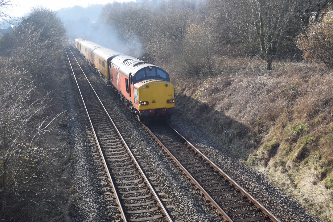 Hardley Distant on Train Siding: CURRENT: 37607 (Leading - 1st Photo) and 9702 (Rear -2nd Photo) passes Rhosymedre near Ruabon today with the 3Q01 13:37
Shrewsbury to...