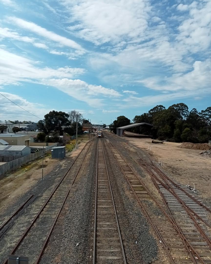 Ethans Transport Vlogs on Train Siding: Bairnsdale service at Bairnsdale Station. It will soon turn around and head back to Southern Cross. This train is a
Vlocity...
