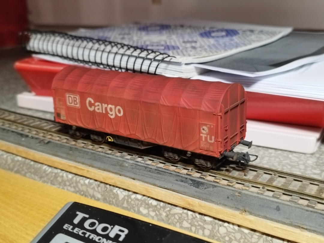 Adam L. 🇺🇦 on Train Siding: Finished weathering this DB Cargo Coil Car. Any tips on how I can fix something or is it ok?