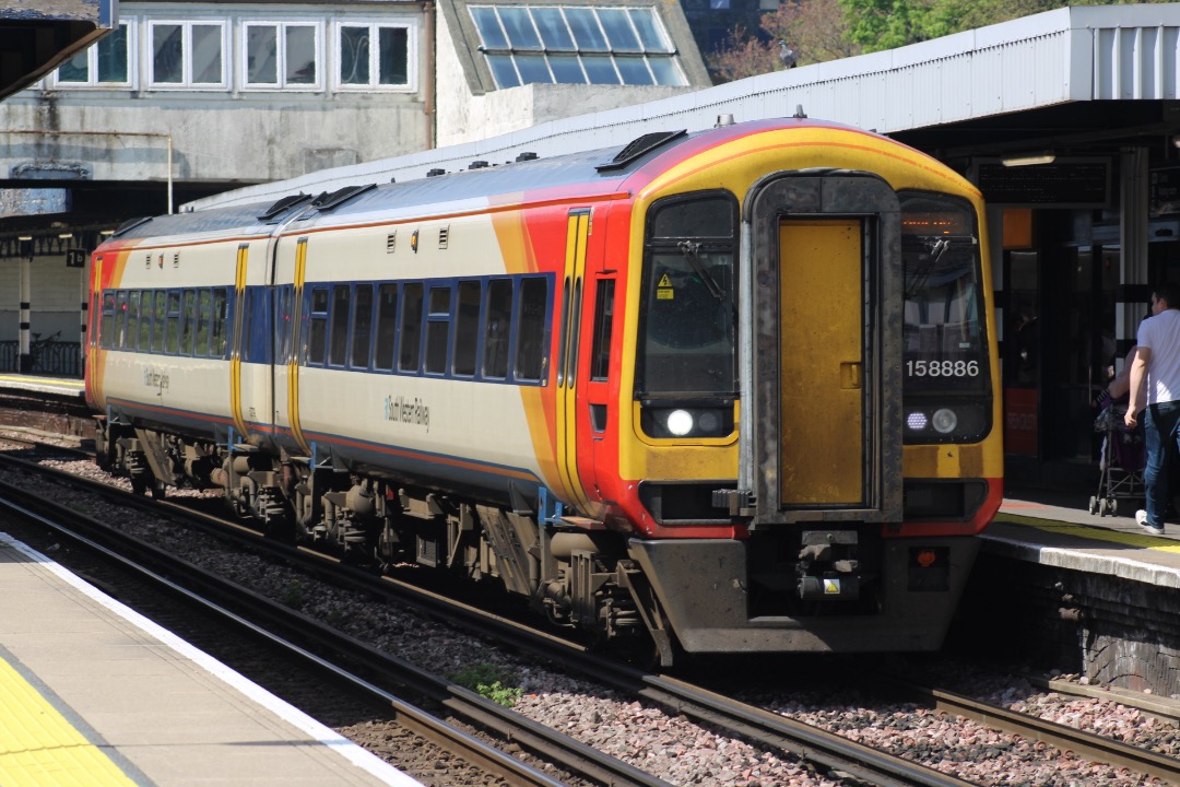 Rhys Harrison on Train Siding: Here are some other pictures from my time in the Southampton/Portsmouth area - including some SWML diverts