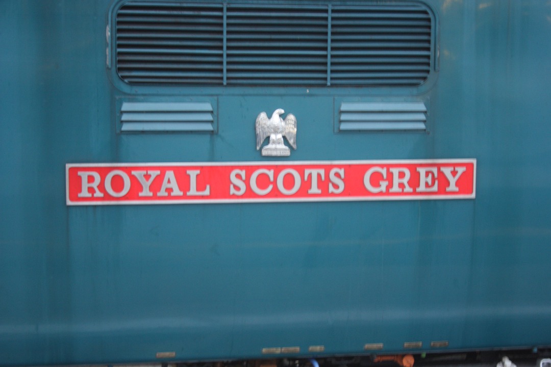 Chris Pindar on Train Siding: Relating to my earlier posts. The last time I remember 55022 (D9000) Royal Scots Grey visiting Stafford was the 3rd September
2011.