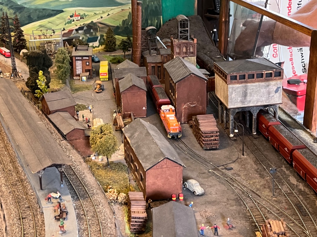 Joran on Train Siding: Wat modelspoortreinen genomen in wat was vroeger een passagiersrijtuig in het Eisenbahnmuseum Bochum. Deel 1.