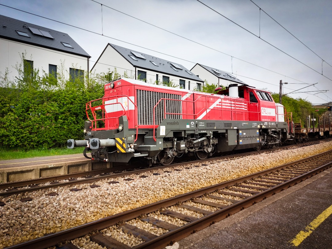 𝙇𝙪𝙭𝙎𝙥𝙤𝙩𝙩𝙚𝙧 on Train Siding: Recently I met a DE18 (class 300) near Wasserbillig. I'm pretty proud of my photo as this series
isn't too...