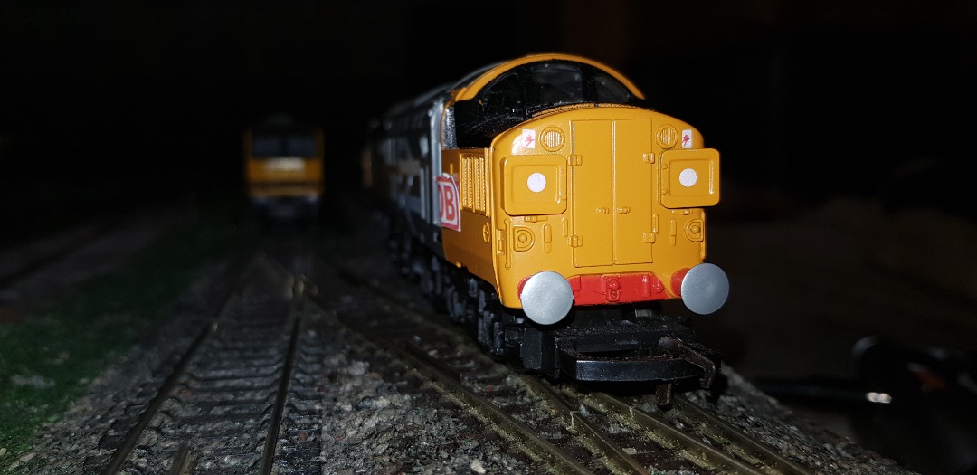 Wits Main & Branchline on Train Siding: Class 37 No. 37063 is seen pausing just before Redcot Station at night! Also seen is Class 60 No. 60002 on a
railtour to...
