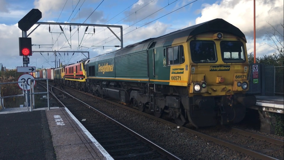 George on Train Siding: Here are some pictures from Aston this afternoon! The Trent Valley is shut currently so all WCML traffic is diverting via Aston and
Stechford.