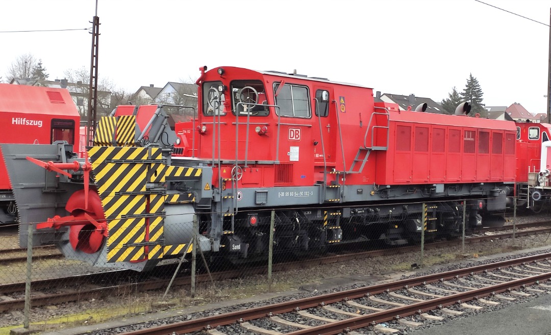 Vadder von Bügelfalten_Fan 110.3 on Train Siding: BR 716 002 - Schneeschleuder beheimatet in Fulda für die Schnellfahrstrecke. Quelle: