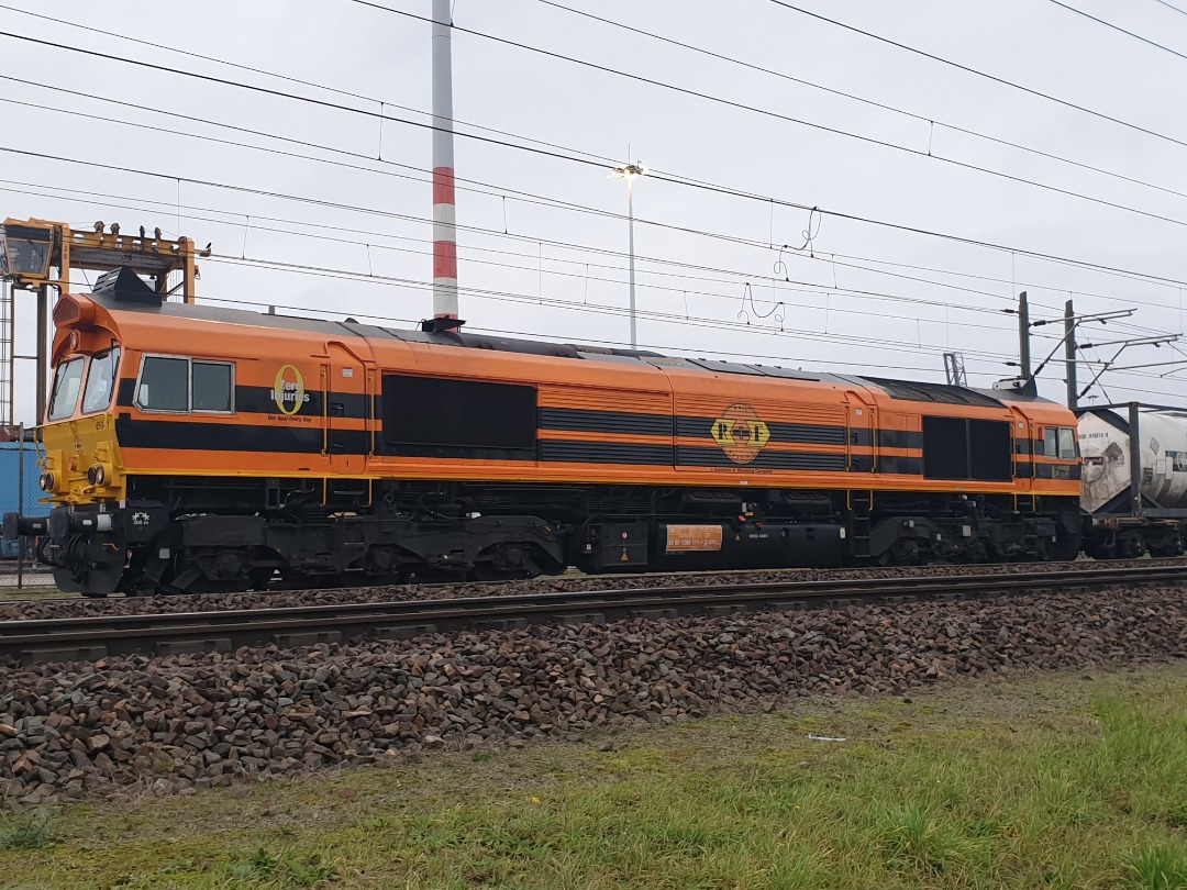 Kuusijar on Train Siding: Class 66 😍 Common sight to our British members, not quite so common here in the continent. Eemhaven 5.12.2021.