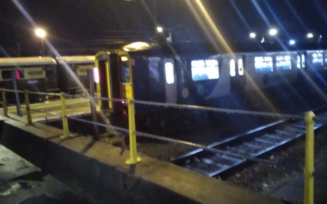 kieran harrod on Train Siding: Class 68 Brutus TransPennine express among other trains this morning at doncaster station before heading off to Leeds and
eventually...