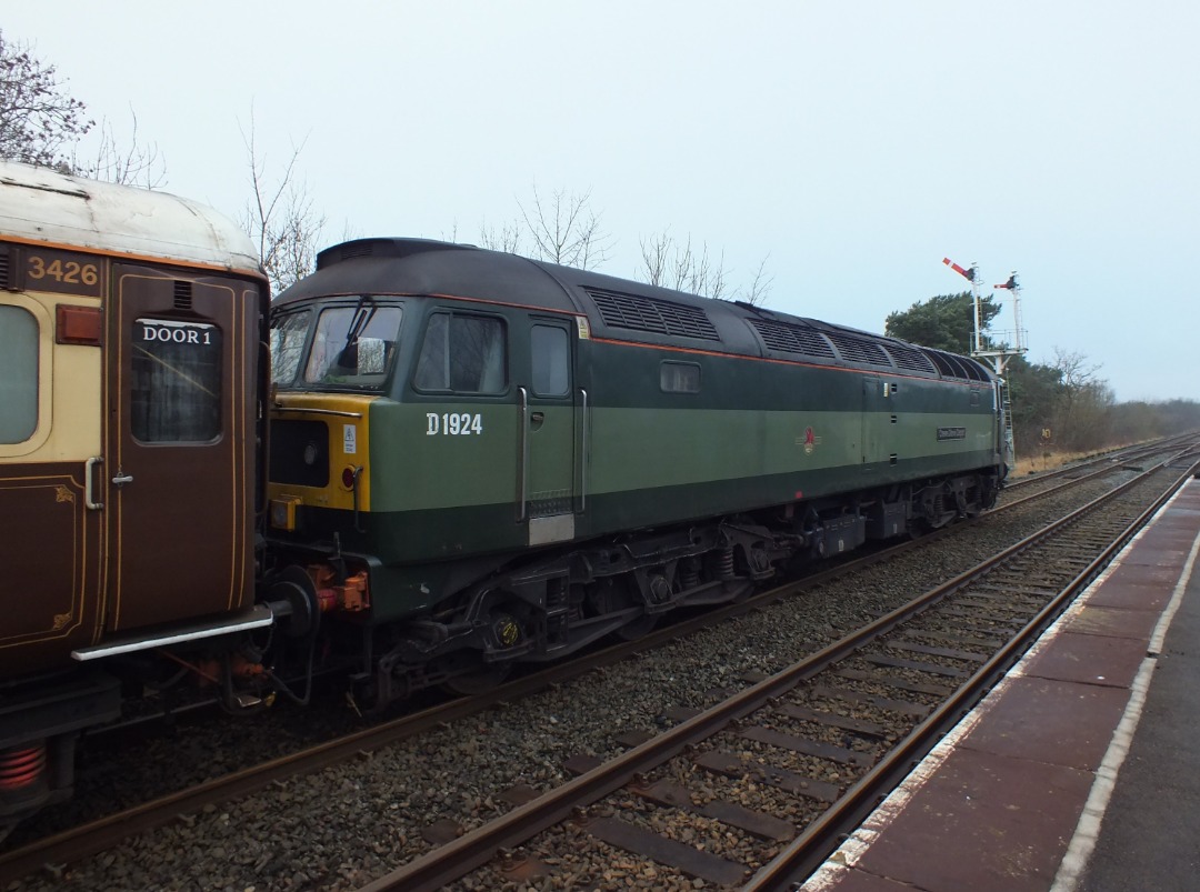 Whistlestopper on Train Siding: Locomotive Services Ltd class 47s No. #D1924 (#47810) "Crewe Diesel Depot" and #47593 "Galloway Princess"
making a short stop at...