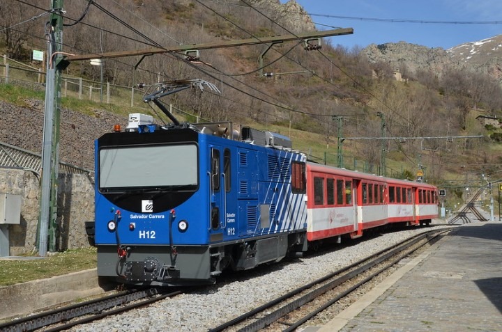 Angel Badal on Train Siding: Locomotive FGC Stadler Hgem 2/2 H12 "Salvador Carrera" and coaches B2273+Bt2275 ex-MGB, cog railway Ribes-Núria,
March 12, 2020.