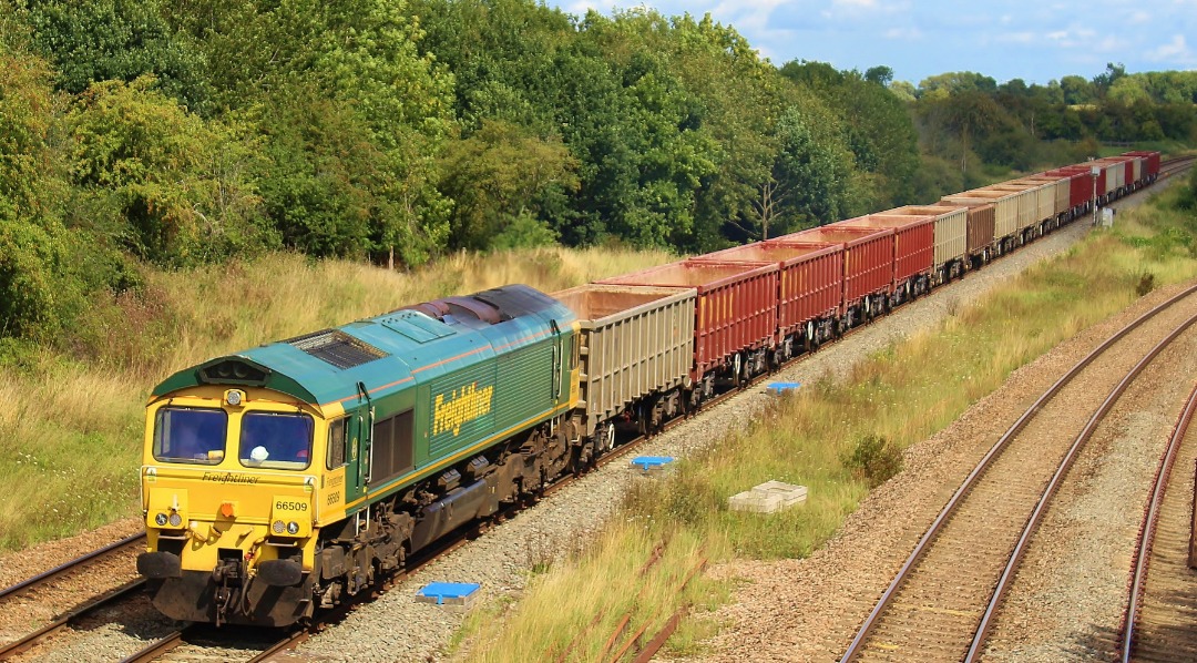 Jamie Armstrong on Train Siding: 66509 Working 6C58 West Eaton Parkway - Whatley Quarry seen at Fairwood junction, Westbury