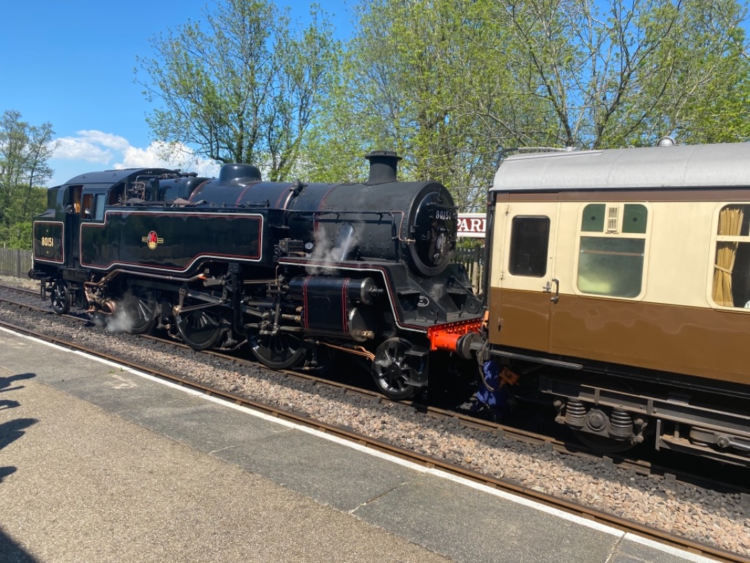 Simon on Train Siding: Preserved tank engine 80151 bubbles and boils at Sheffield Park while preparing to haul the afternoon 'Wealden Raider' cream
tea special...